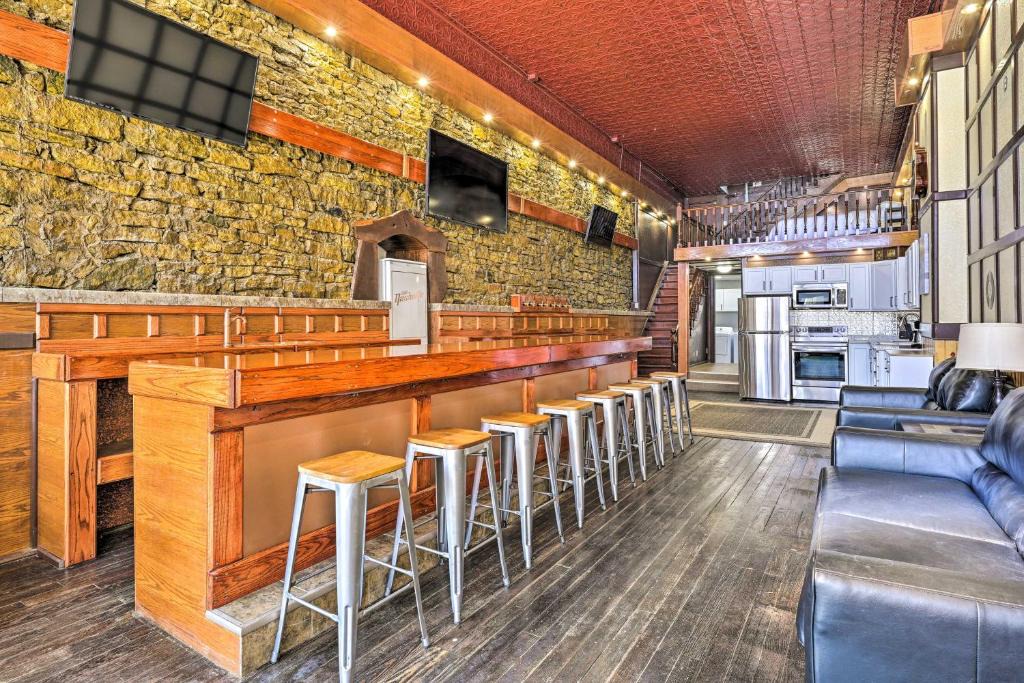 Lansing House | Walk to River: Unique Studio in Renovated Bar!