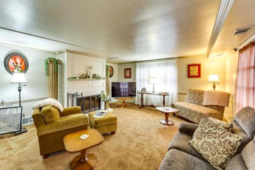 Elizabeth Apartment | Walk to Shops & Eats: Apt in Downtown Elizabeth