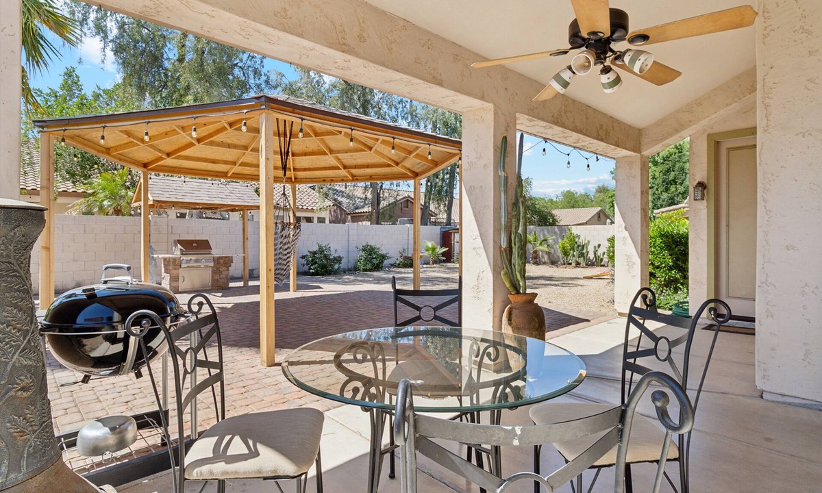 Glendale House | Walk to State Farm Stadium & Westgate Family Home