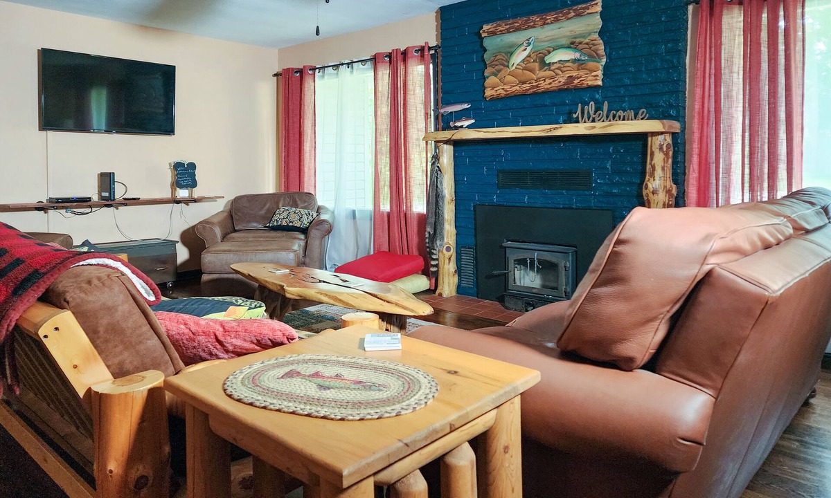 Cotter House | Walk to White River Firepit Grill on deck 3BR Retreat