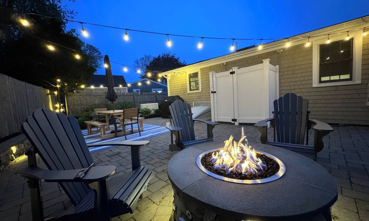 Harwich Port House | Walk to Wychmere, Beach & Downtown Harwich - Firepit, Fenced Yard & AC!