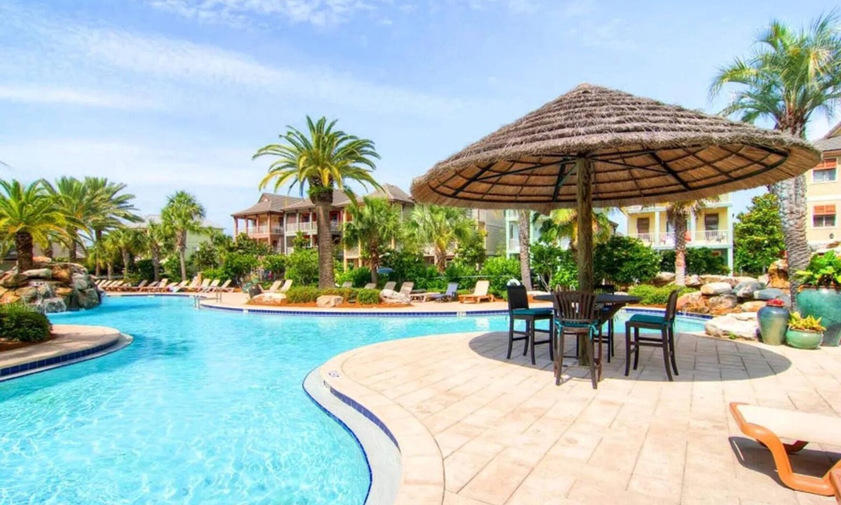 Villages of Crystal Beach House | Walk2Beach HUGE Pool Crystal Beach