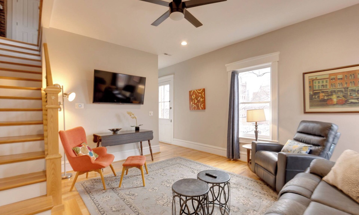 Soulard Apartment | Walkable Area: Spacious Apt in Dtwn St Louis