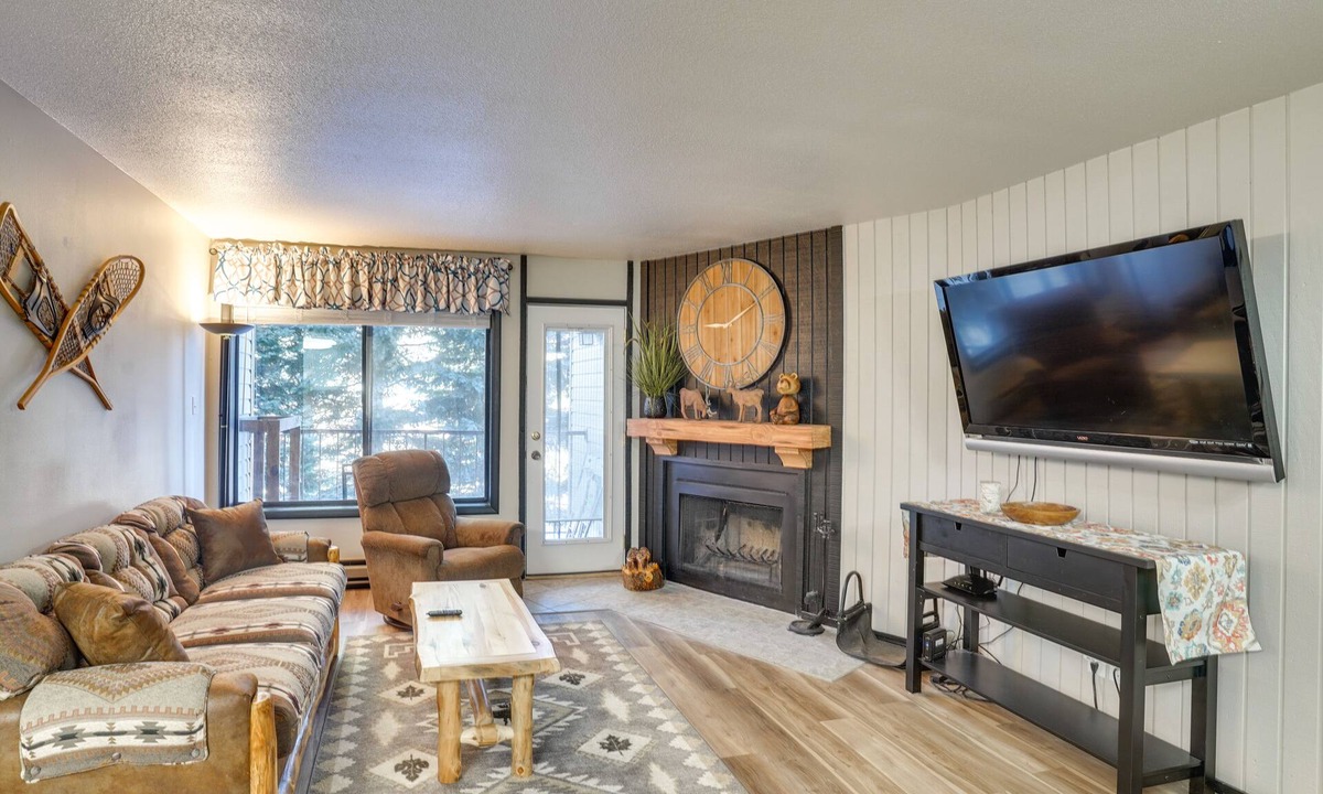 Brian Head Condo | Walkable Brian Head Condo: Steps to Ski Resort!
