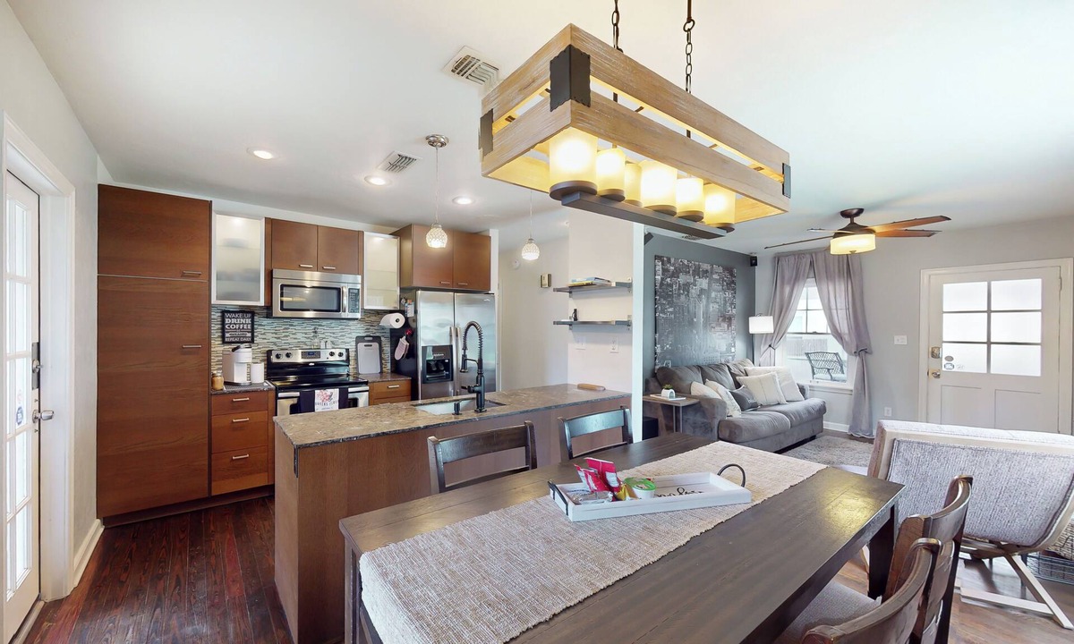 Downtown Cottage | Walkable Dixieland District Gem With Yard