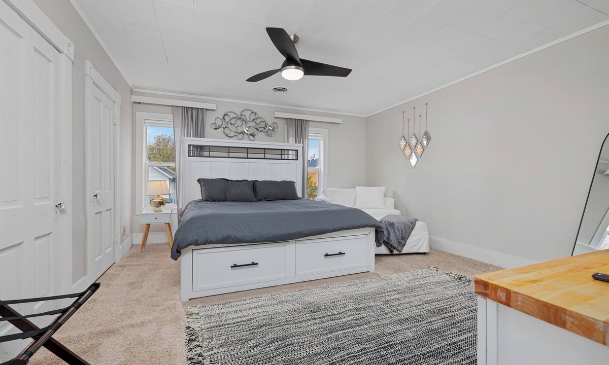 West Central House | Walkable Downtown Entire Apt near Stadium with Free Parking