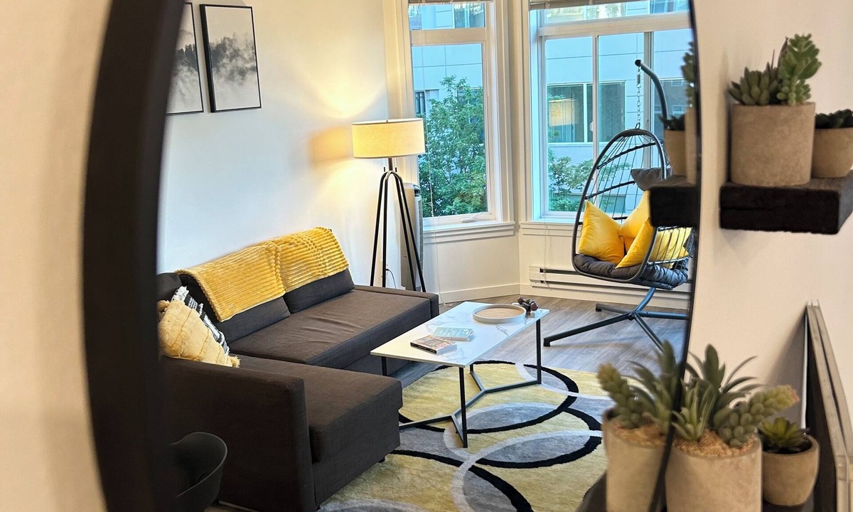 Belltown Condo | Walkable Downtown- Near Space Needle and Pike Place- Water View+Pool+Parking