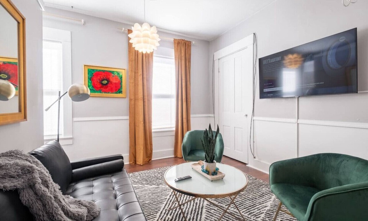 Columbus Villa | Walkable Historic Home (FREE Bikes to use)