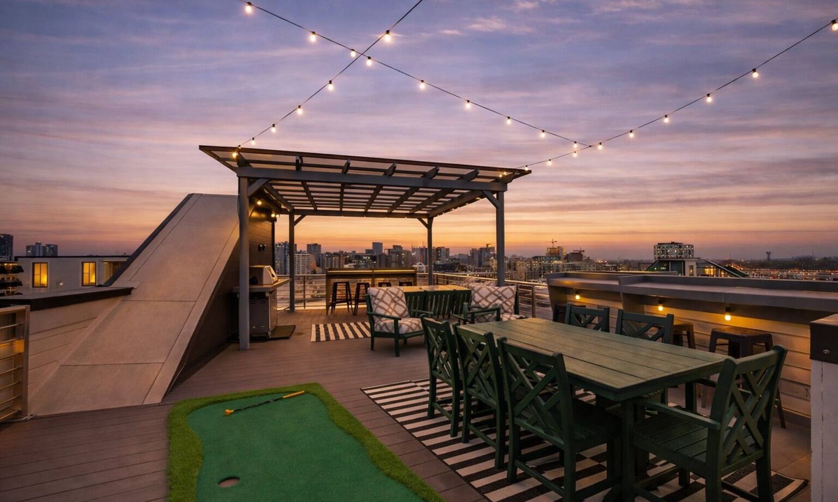 Edgehill House | Walkable Location - 13 Beds - Rooftop Views