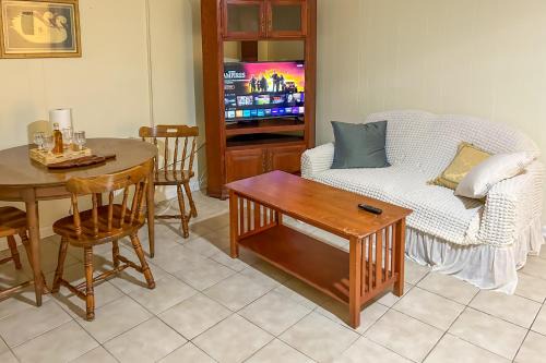 Mobile Apartment | Walkable Mobile Apartment w/Fenced-In Yard