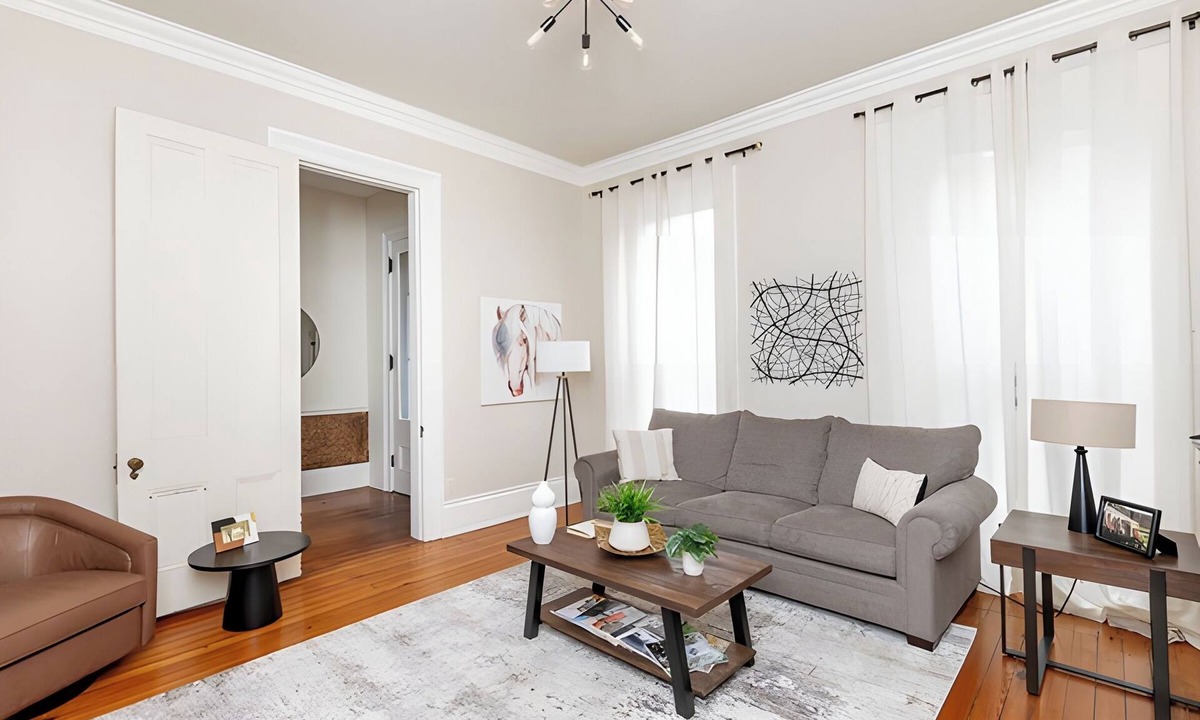 Old Louisville House | Walkable, Modern! Old Louisville Victorian w/Yard