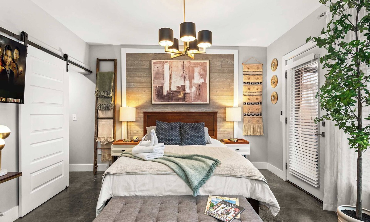 The Nations Apartment | Walkable Nations Studio w/Rooftop Deck