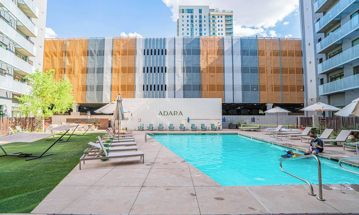 Evans Churchill Apartment | Walkable PHX Stay from ASU w/Balcony Parking WD