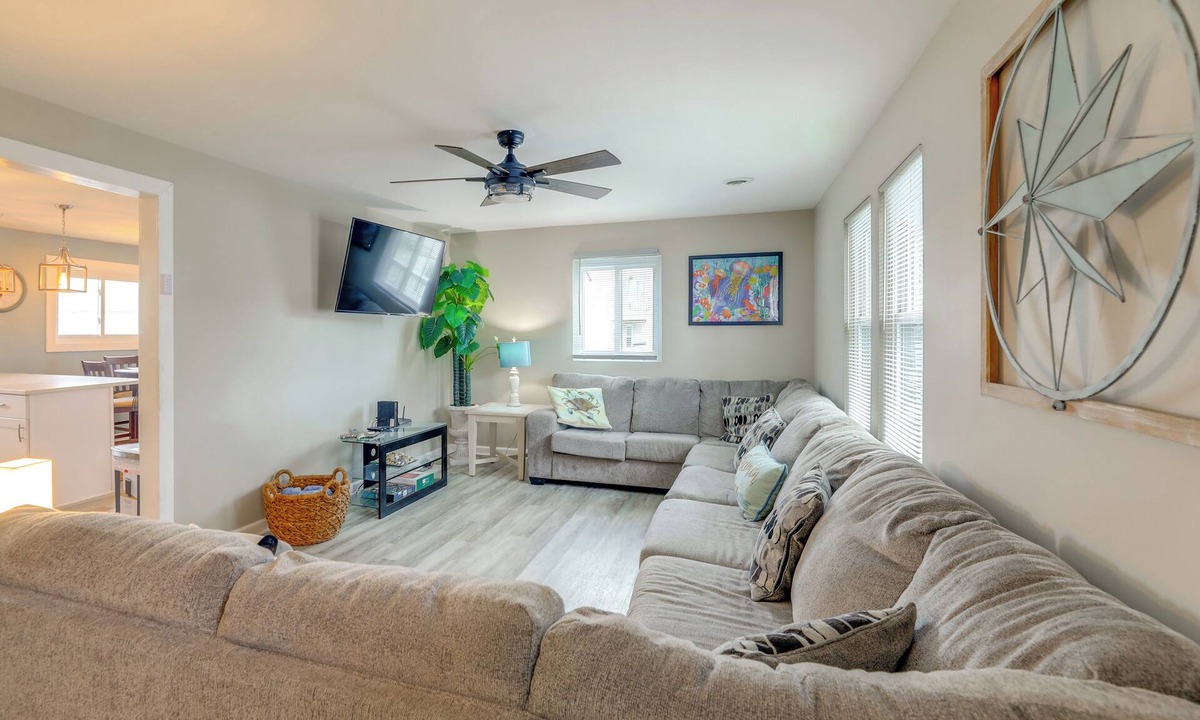 Salter Path House | Walkable & Renovated! Salter Path Retreat w/ Deck