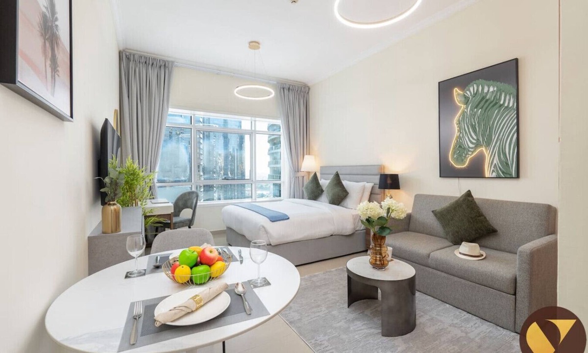 Jumeirah Lake Towers Apartment | Walkable to Metro at Heart of Jumeirah Lake Towers