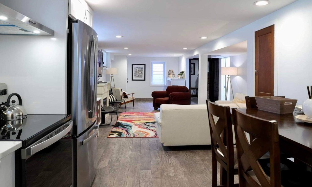 East Aurora Apartment | Walkable - Village of East Aurora Craftsman Quaint Gardens
