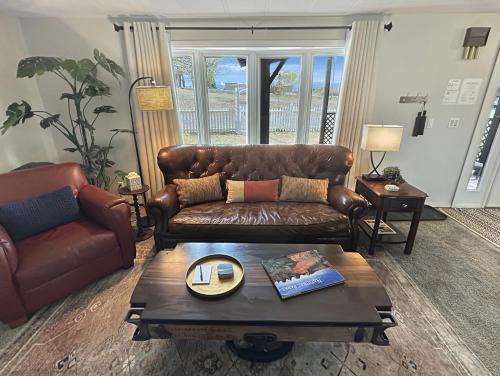Montrose House | Walker Ridge