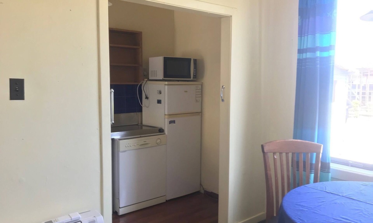 Riverton House | Walking distance to shops, beach, pub, playground, museum, golf club and wharf.