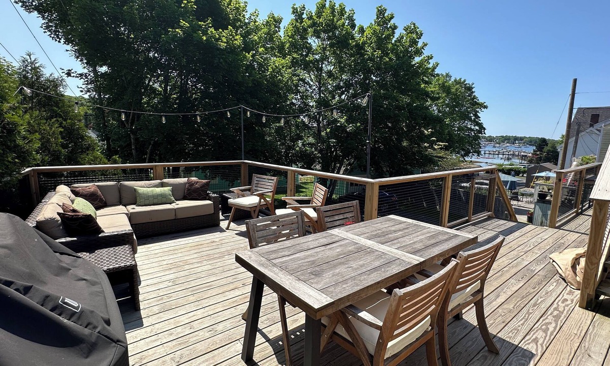 Boothbay Harbor Condo | Walking Distance To Shops, Restaurants And Footbridge