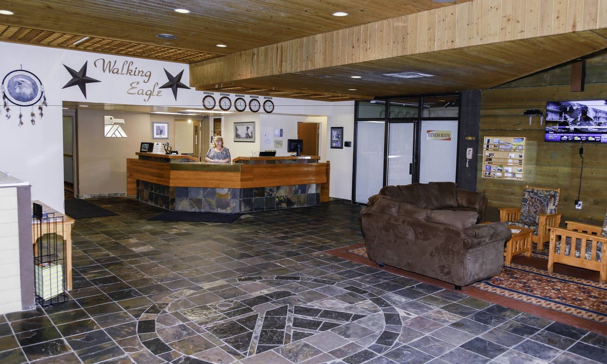 Rocky Mountain House Hotel | Walking Eagle Inn & Lodge