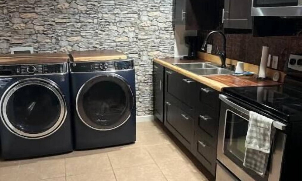 Radcliff Apartment | Walkout bungalow