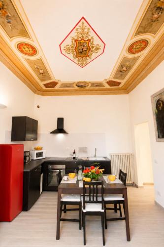 Le Cure Apartment | Wall Up Apartment