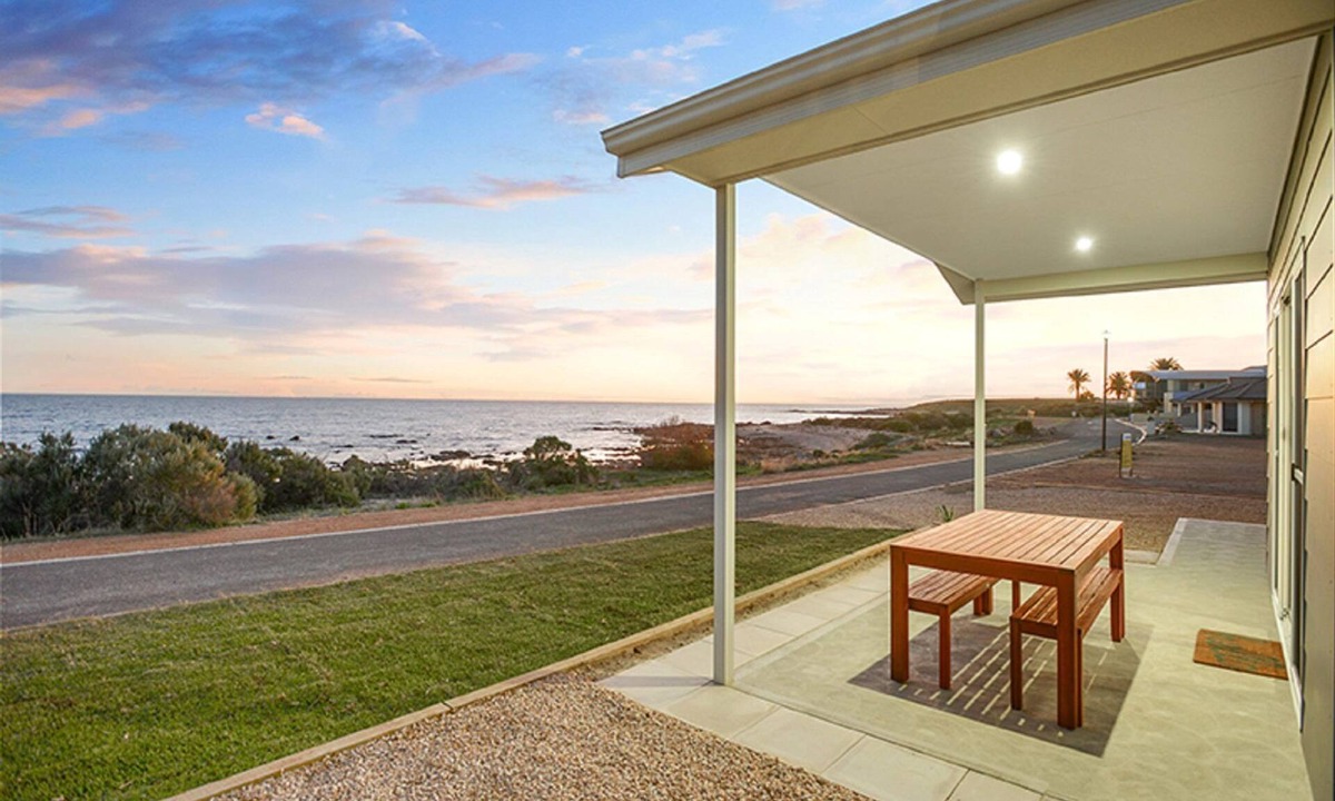 North Beach House | Wallaroo Esplanade Beachfront – Pet-Friendly Holiday House, North Beach | Ideal for 28+ Night Extended Stays