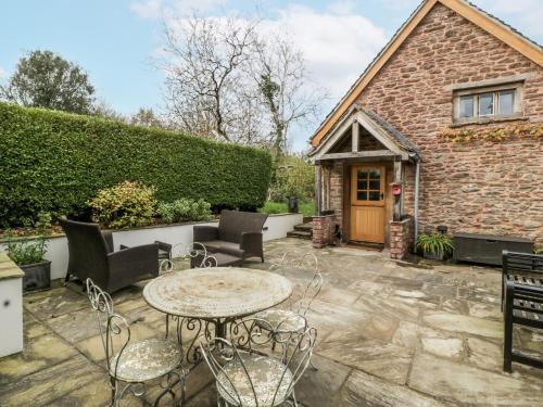 Usk House | Walnut Cottage