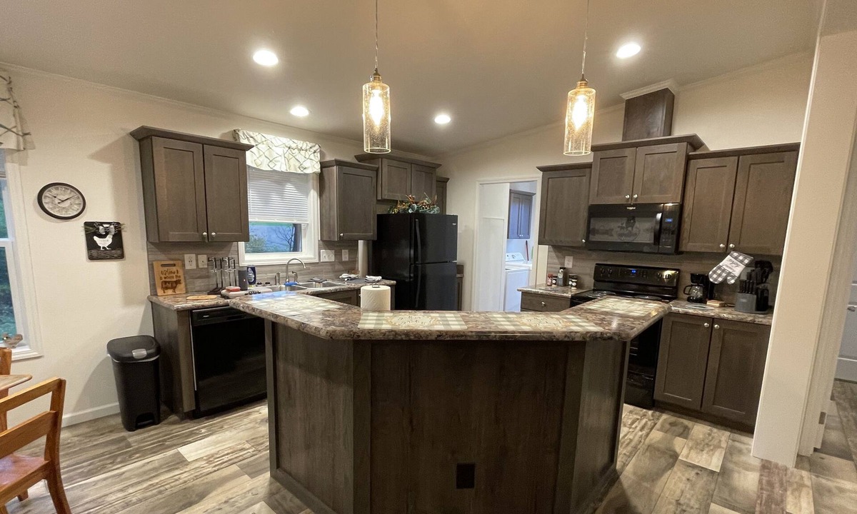 Sextonville House | Walnut Getaway. Quiet Country Retreat. Dog friendly.