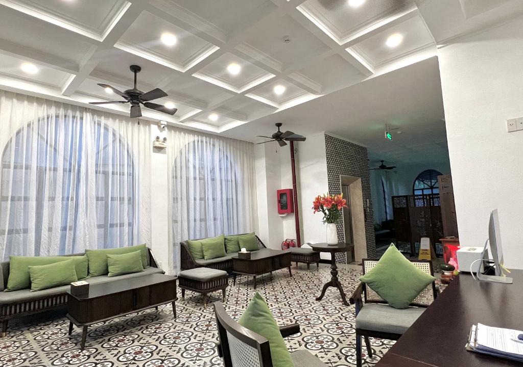 East Ham Tien Beach Hotel | Wanderlust Hotel
