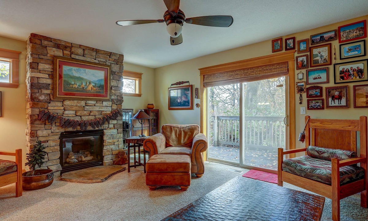 Hood River House | Wanderlust - Quietly Sophisticated, Worldly, Elegant, A/C