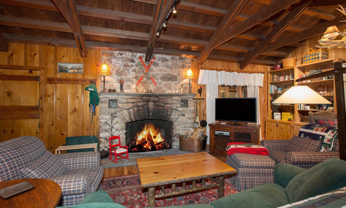 Sunnyside House | Ward Creek Cabin By Tahoe Getaways - Dog OK, Close to Trails and Lake