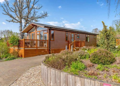 Holton Heath Resort | Wareham Forest Lodge Retreat