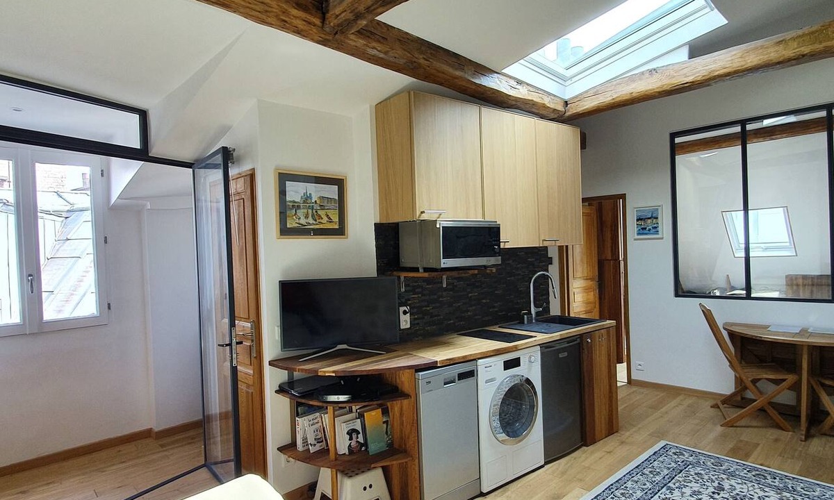 Saint-Merri Apartment | Warm appartment in the center of historical Paris with full equipment