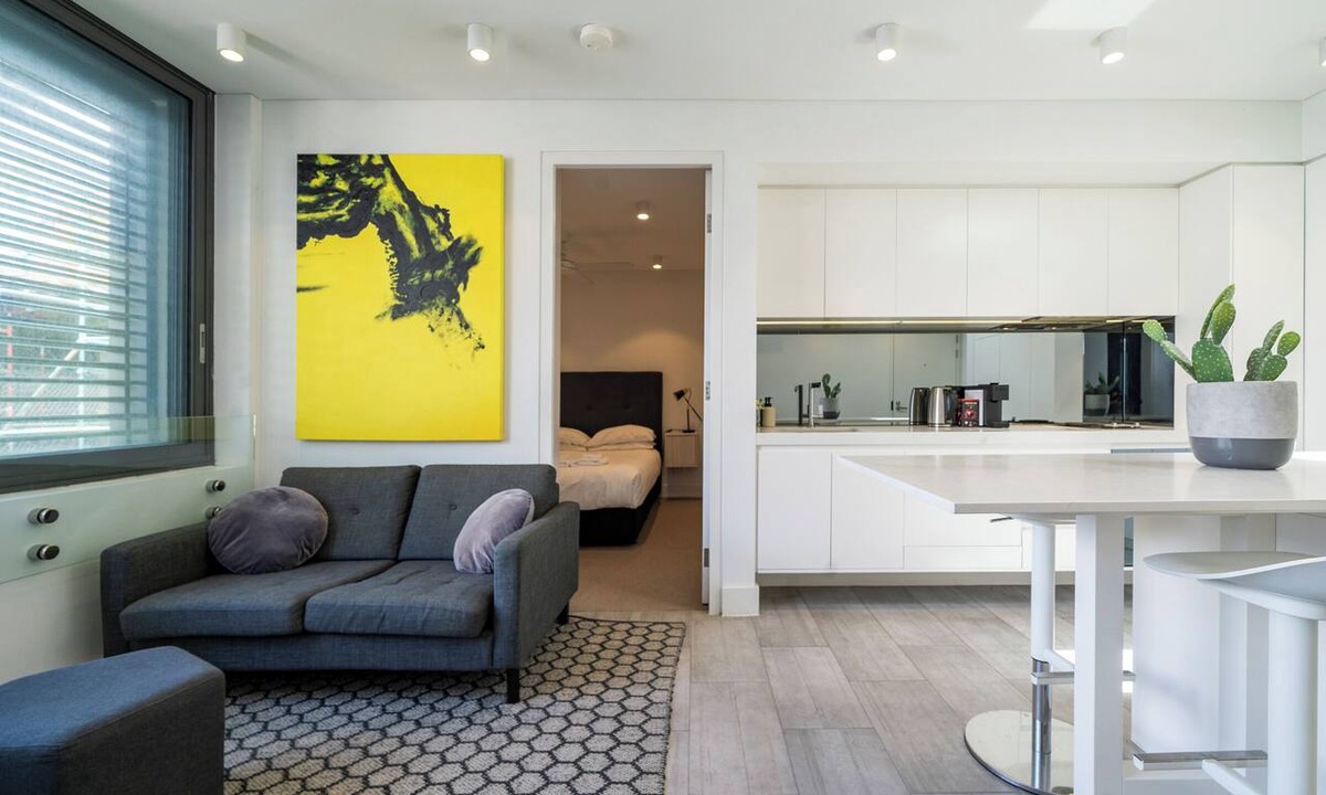 Bondi Beach Apartment | Warm Bondi Hideaway Heated Top Floor Stay