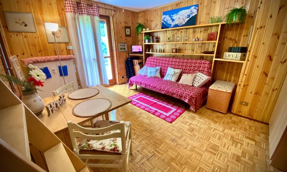 Gressoney-Saint-Jean Apartment | Warm & Charming with big Terrace - *Gressoney* Village -Ski & Mountain Trekking