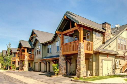 Kimball Junction House | Warm spacious home base at Redstone - walk to shops & dining