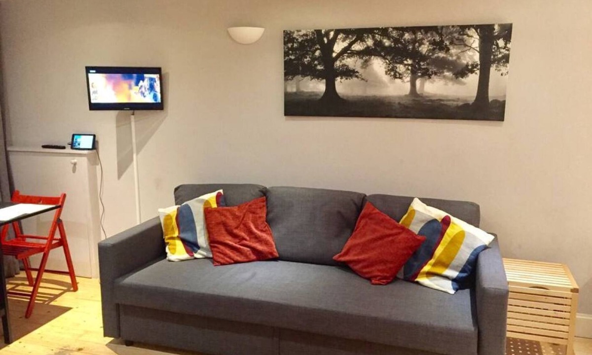 Old Town Apartment | Warm & Welcoming Flat near Edinburgh Castle