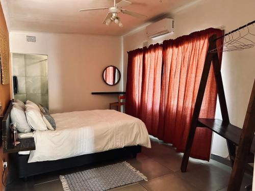 Phalaborwa Apartment | Warthog Wallow - Kruger National Park Phalaborwa
