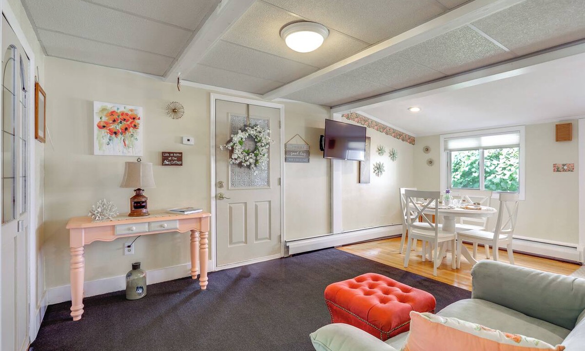 Warwick Apartment | Warwick Apt w/Waterfront View, Walk to Marina!