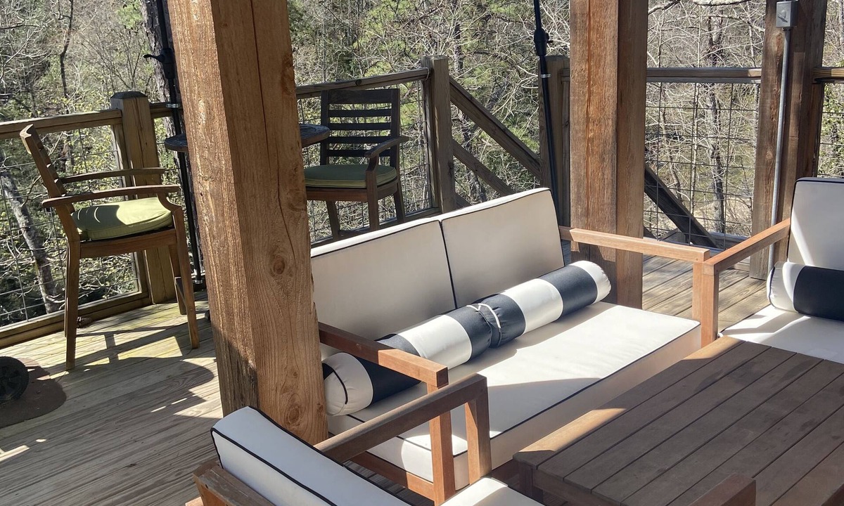 Clanton House | Water front home on Walnut Creek off Lake Mitchell with fishing & free WI-FI!