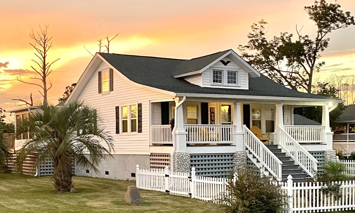 Carteret County House | Water View & Access, Game Room~Sunrise~Beach~Kayak Fishing Sleeps 6