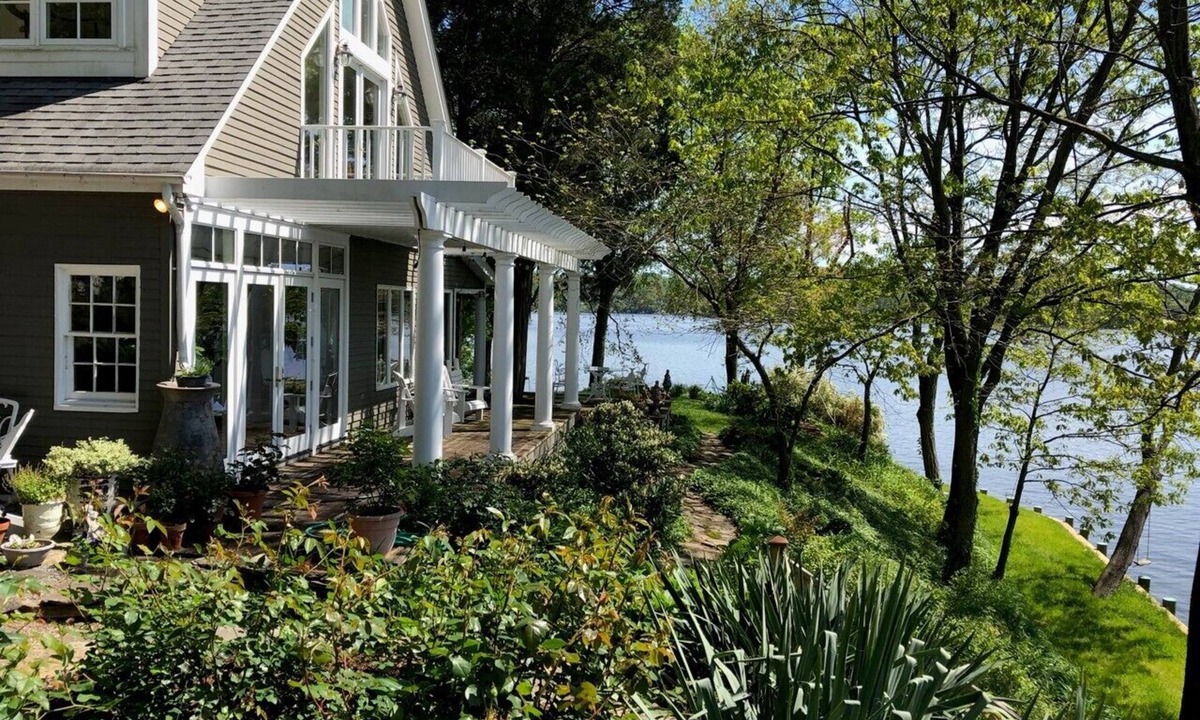 Epping Forest House | Water view from every window - Located at the point where the deep water of Saltworks Creek meets the Severn River.