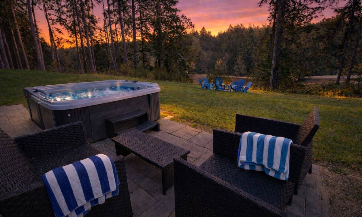 Burley House | Water View Modern Home on the Bay- Hot Tub + Scenic Views