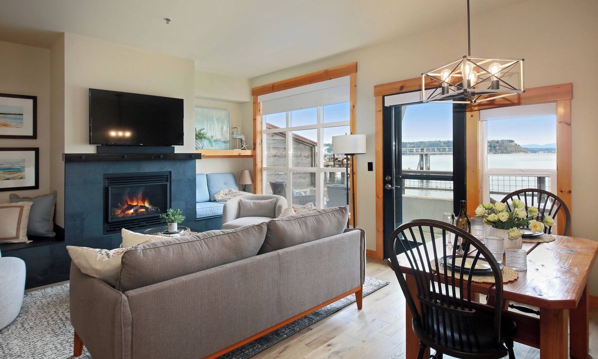 Langley Condo | Waterfront 1 bedroom condo - private deck offering spectacular views