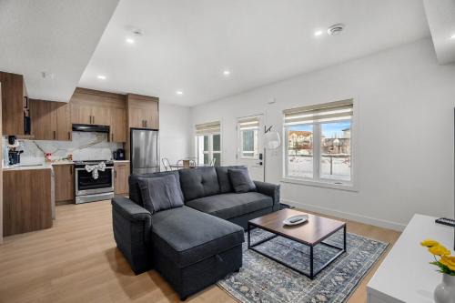 Airdrie Apartment | Waterfront 1BR Suite Private and Modern and Queen Bed