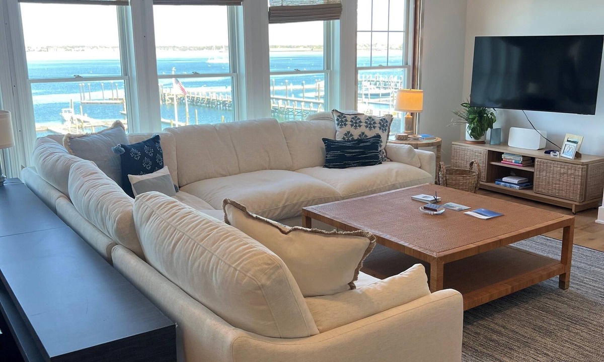 Jamestown Condo | Waterfront 2 bdrm, 2 bath Condo in the Heart of Jamestown