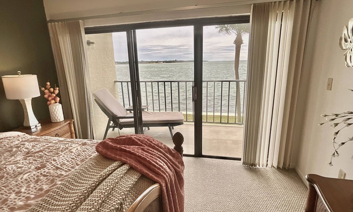 Pinellas Point Condo | Waterfront 2B-2B St. Petersburg FL, views of the Skyway Bridge and Tampa Bay