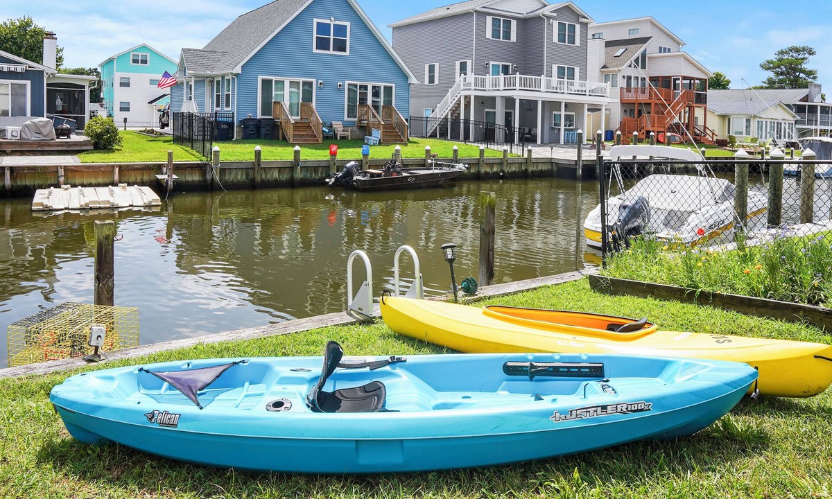 Keen-Wik On the Bay House | Waterfront 5BR Dock BYO Boat Sleeps 16 2 Living Rooms 2 Miles to Beach