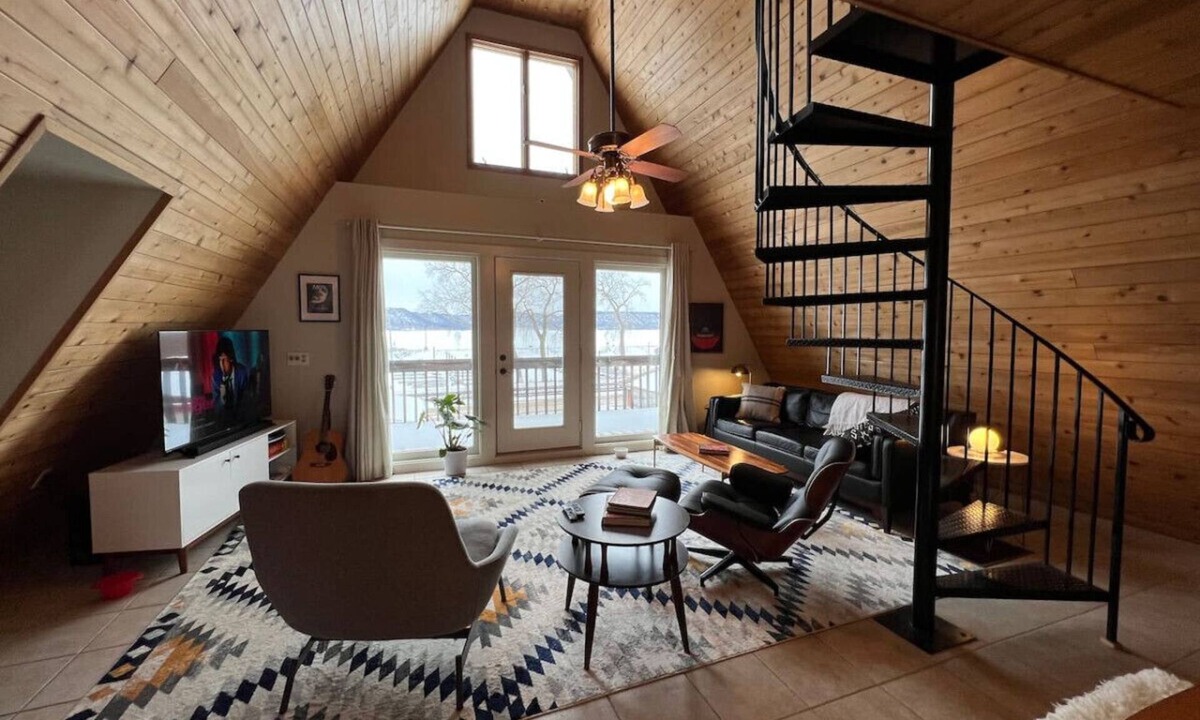 Pepin House | Waterfront A-Frame on the Marina Lake Pepin